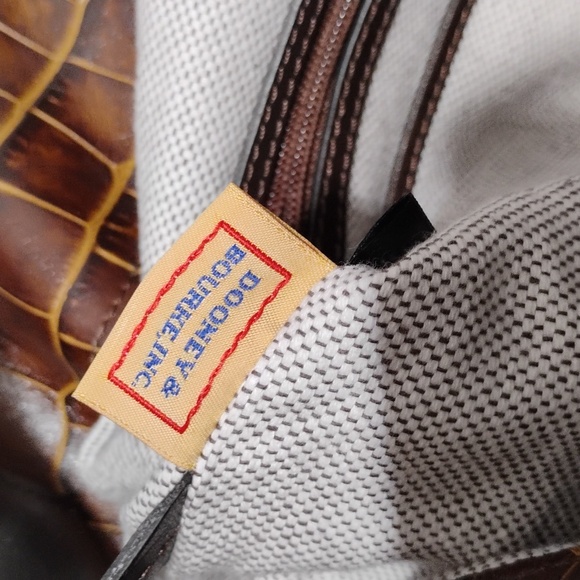 Authentic Dooney & Bourke Croco Embossed Large Tote & Matching Wallet - Picture 14 of 16